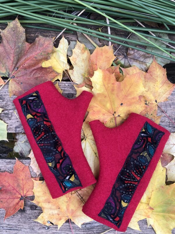 Mitaines courtes 100% mérinos, laine bouillie rouge vif et jersey multicolore. – Image 3